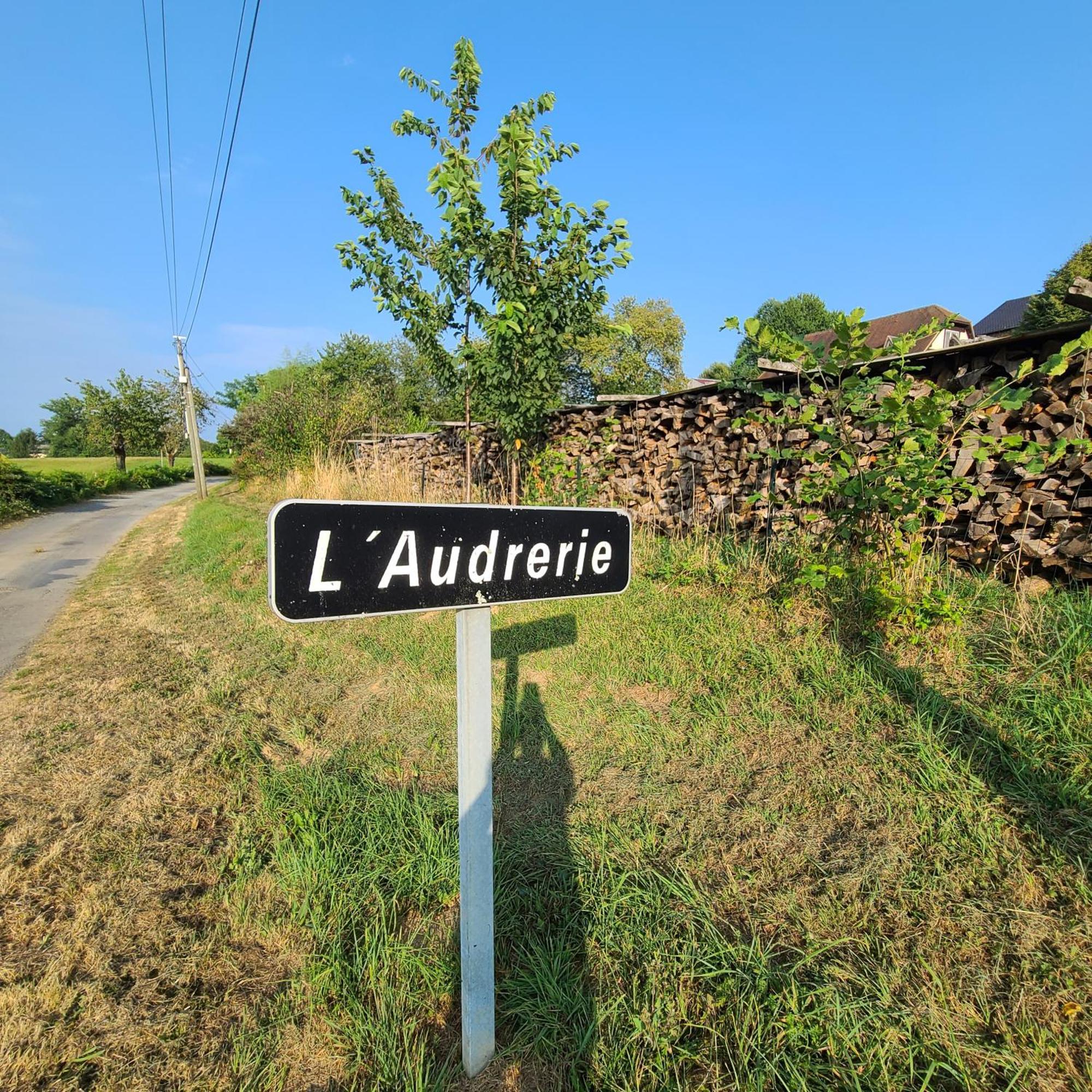 Studio L'Audrerie. Saint-Pardoux-Corbier Екстер'єр фото